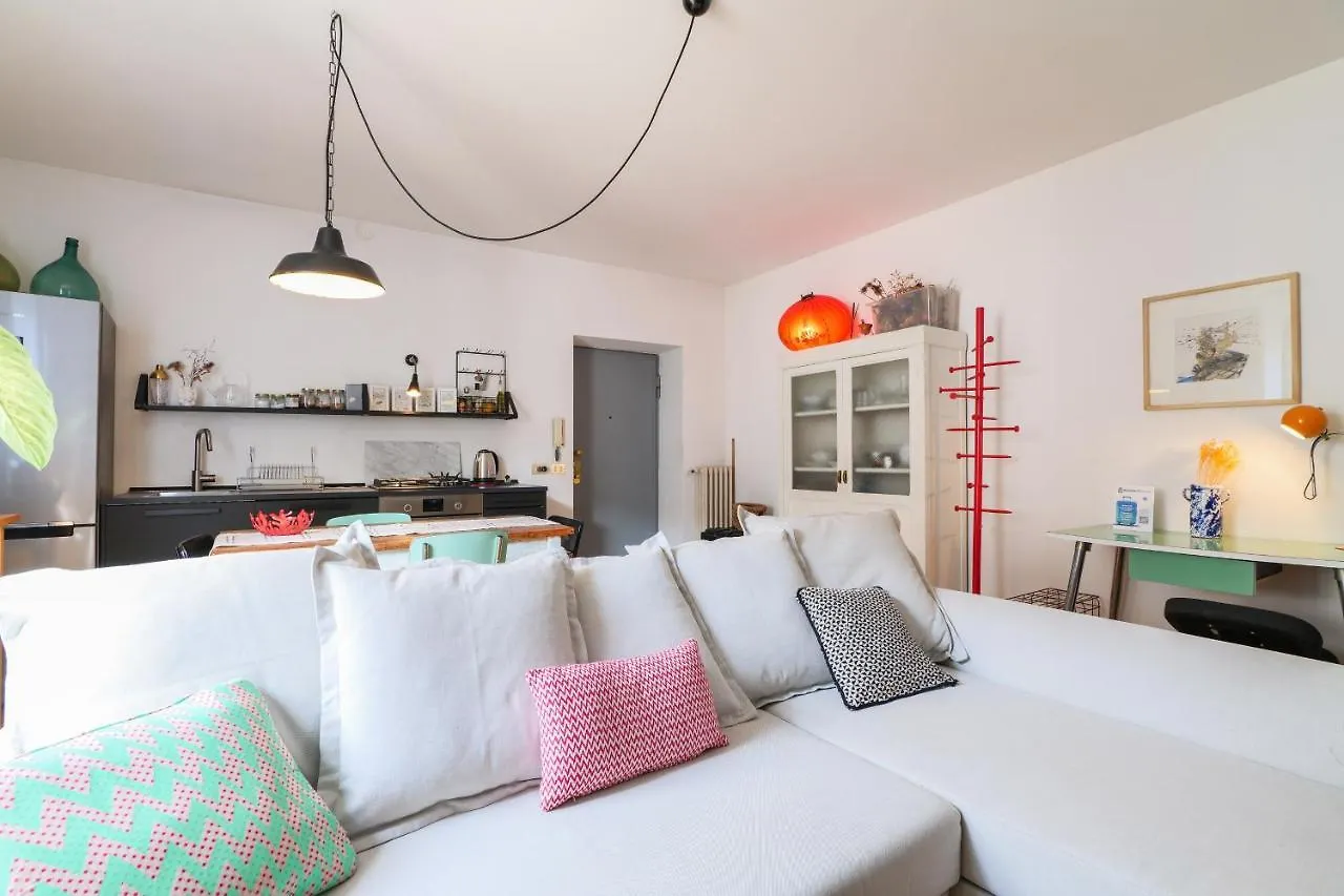Primopiano - Arnolfo Apartman Milánó 0*,